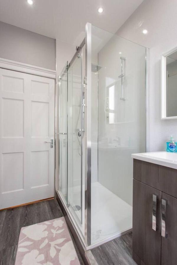 Stunning 2-Bed Apartment In Central Edinburgh Bagian luar foto