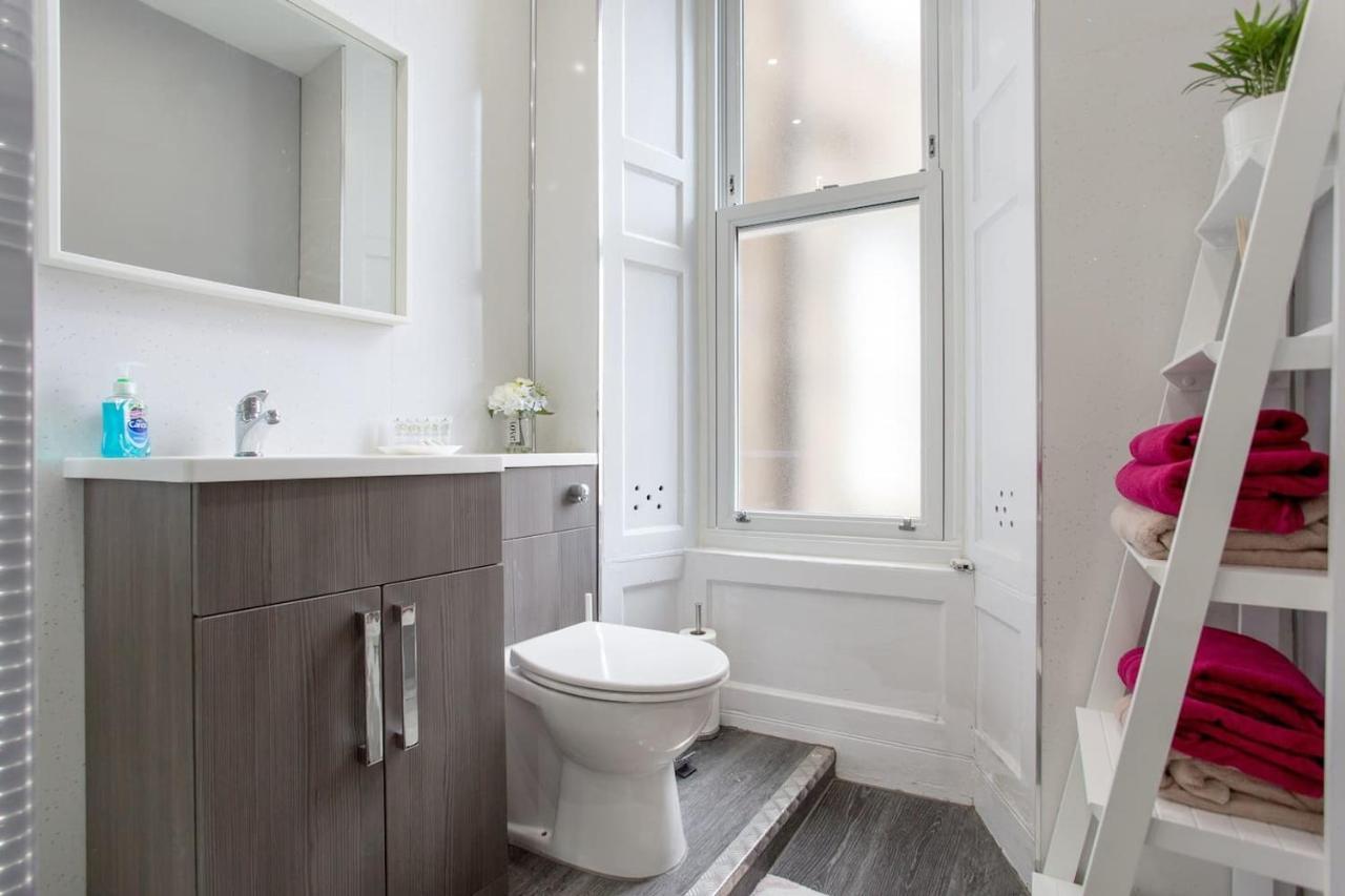 Stunning 2-Bed Apartment In Central Edinburgh Bagian luar foto